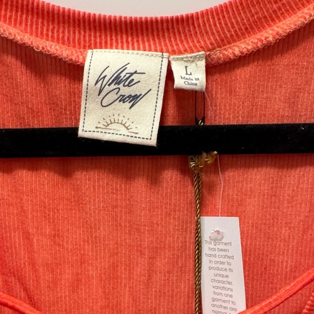 🆕 White Crow Vibrant Orange V-Neck Tee. L. NWT!💥💥 - Picture 2 of 3